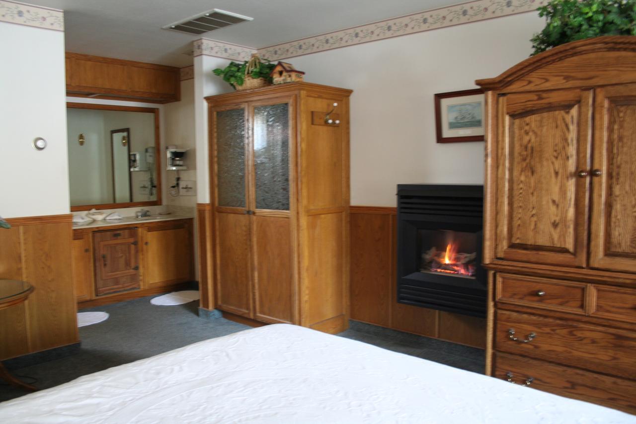 Captain'S Cove Inn Cambria Bagian luar foto